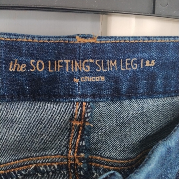 Chico's the So Lifting Slim Leg Dark Wash Jeans 2.5 - Picture 2 of 10